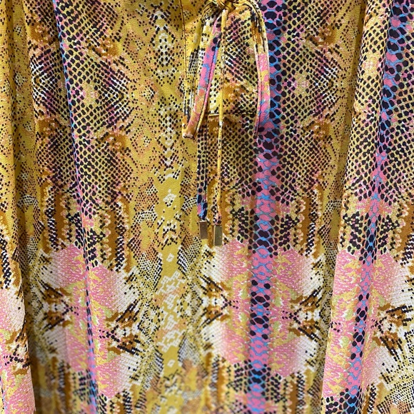 Bar III sheer boho blouse in lovely funky python print - Picture 4 of 5